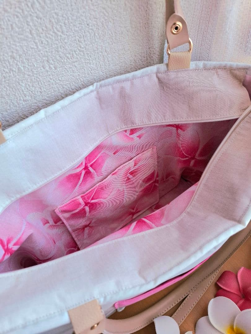 ♡ハワイアンキルト　バッグ　2WAYファスナー　ピンク　革タグチャーム♡