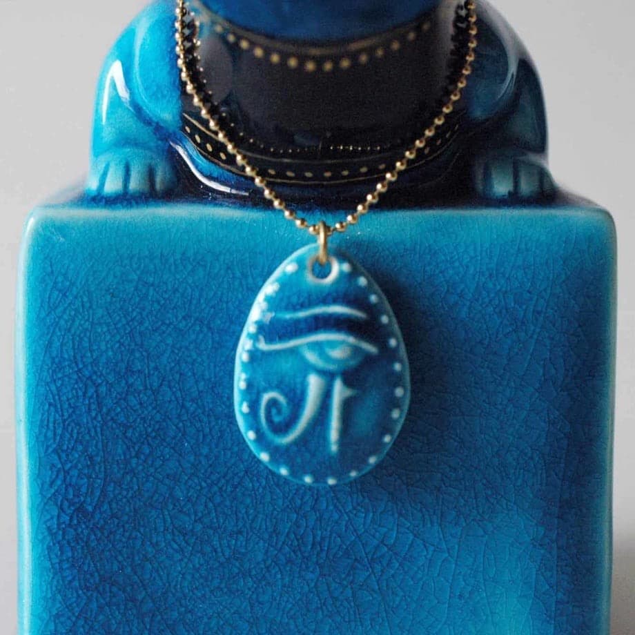 新品　幸兵衛窯 青釉オーナメント セベク 古代エジプトの神 　ペンダント付き