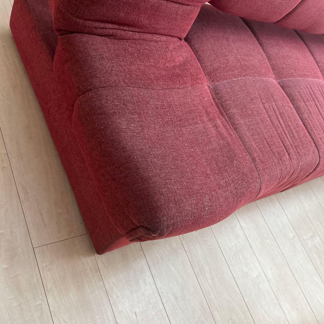 赤い3人掛けソファ　ソファーベッド　リクライニング　レッド