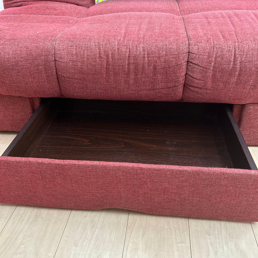 赤い3人掛けソファ　ソファーベッド　リクライニング　レッド