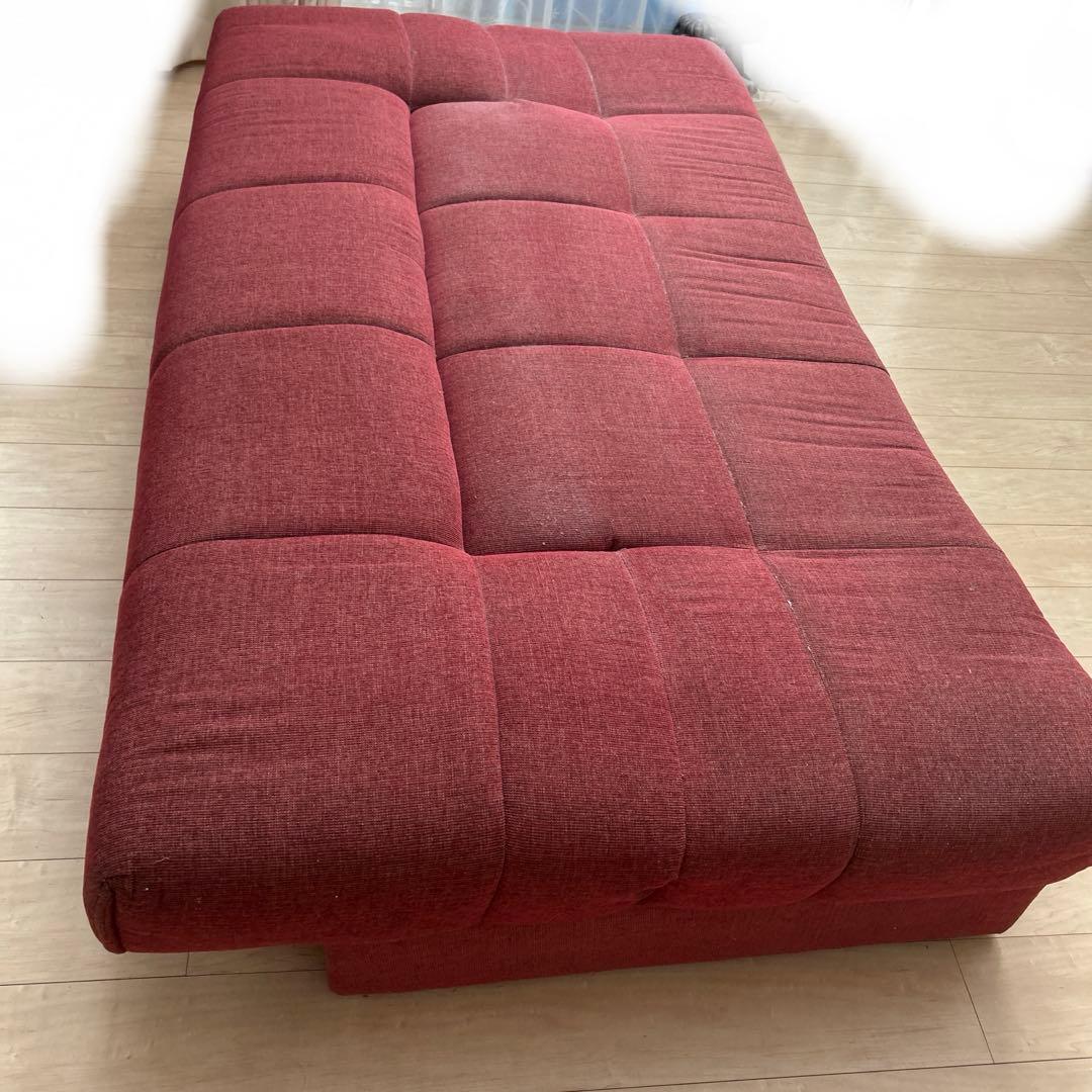 赤い3人掛けソファ　ソファーベッド　リクライニング　レッド