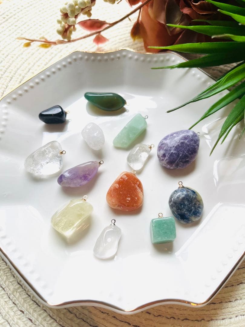 NO.196 ピアス　イヤリング　チャーム　じゃれ猫　クリスマスオリジナルビーズ