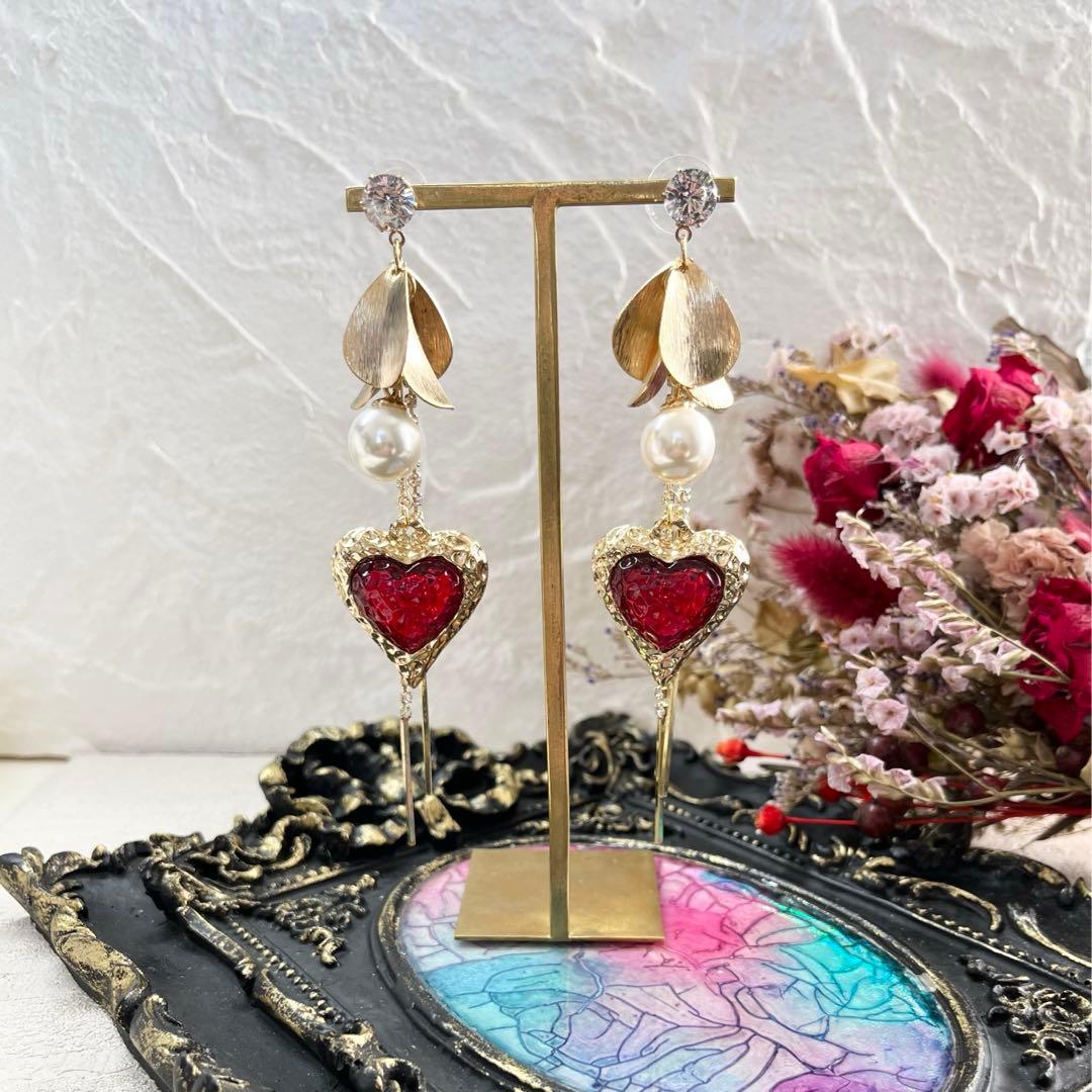 113 バレンタインハート❤️ ハンドメイド　ピアスorイヤリング