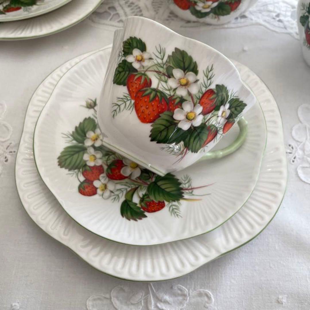 シェリー Shelley レア 希少 ストロベリー デインティシェイプのトリオ②