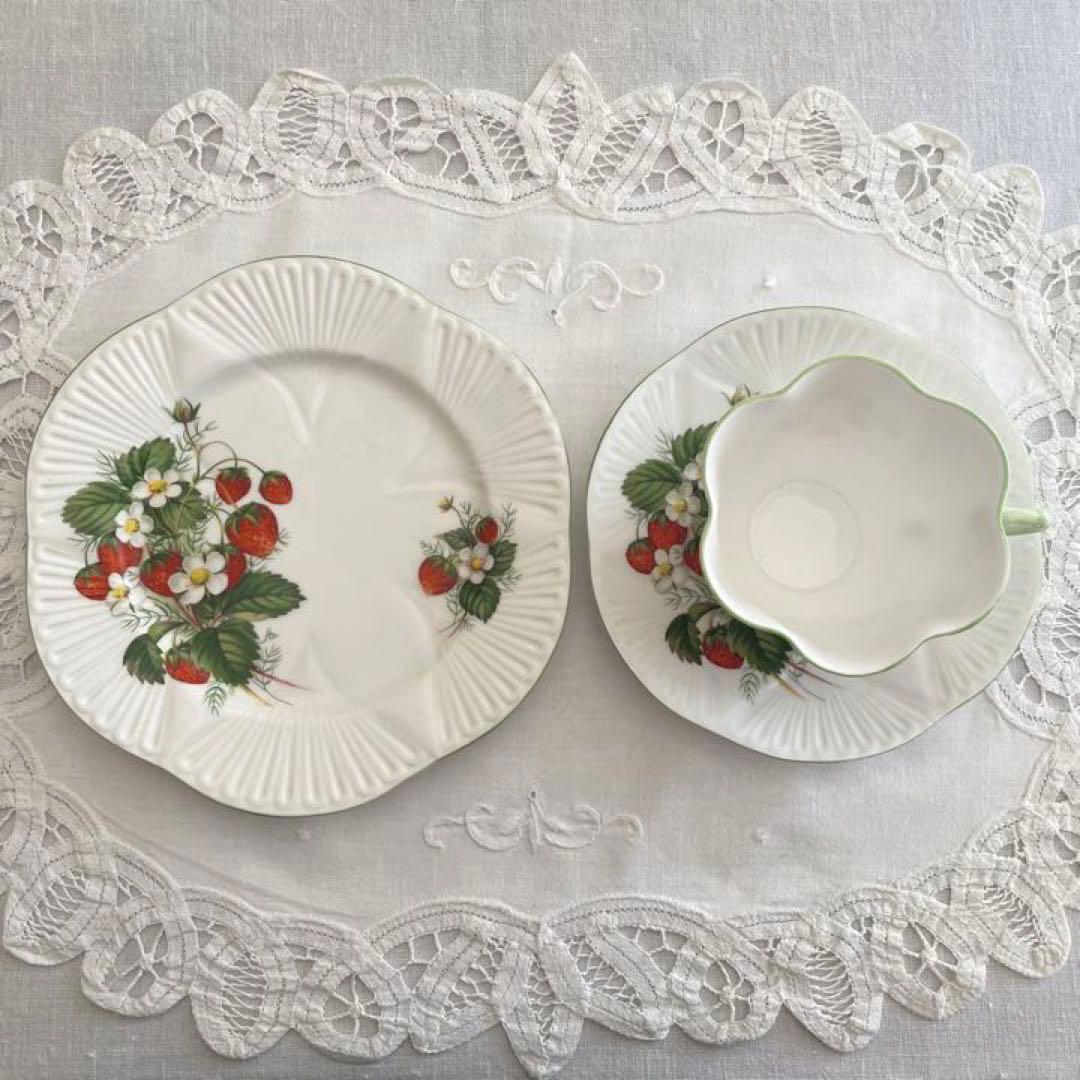 シェリー Shelley レア 希少 ストロベリー デインティシェイプのトリオ②