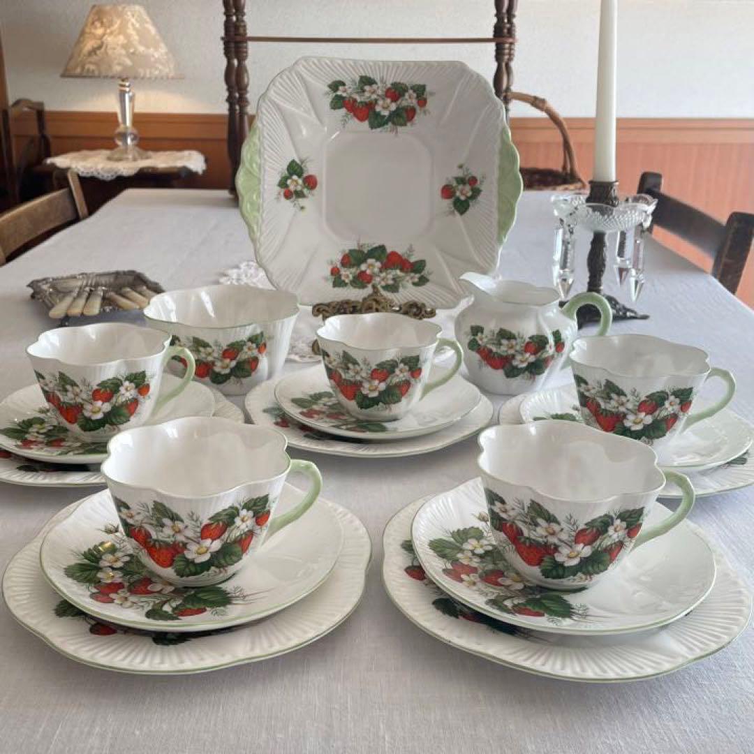 シェリー Shelley レア 希少 ストロベリー デインティシェイプのトリオ②