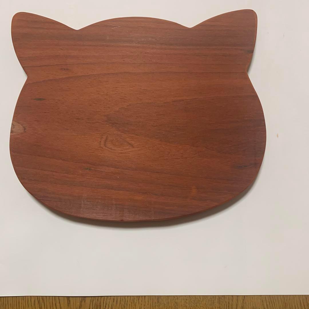 ♪　可愛いネコちゃんモチーフ　パドック　カッティングボード　まな板 　一枚板