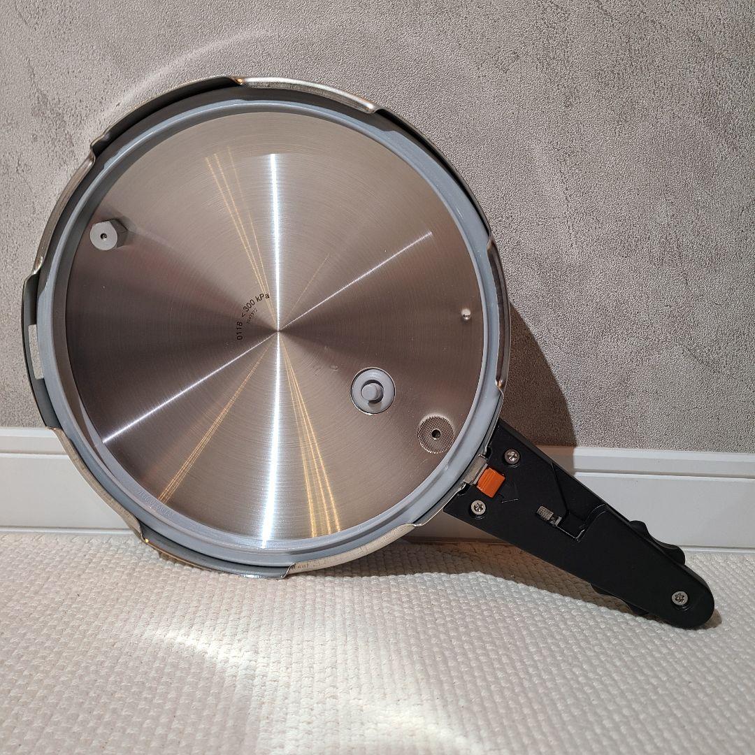 WMF　ヴェーエムエフ　WMF Perfect 4.5l　パーフェクト圧力鍋