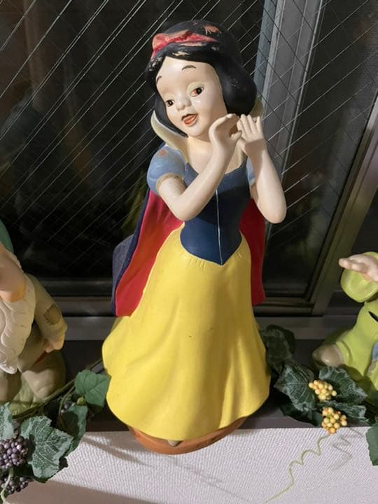 白雪姫と7人の小人　陶器　白雪姫置物