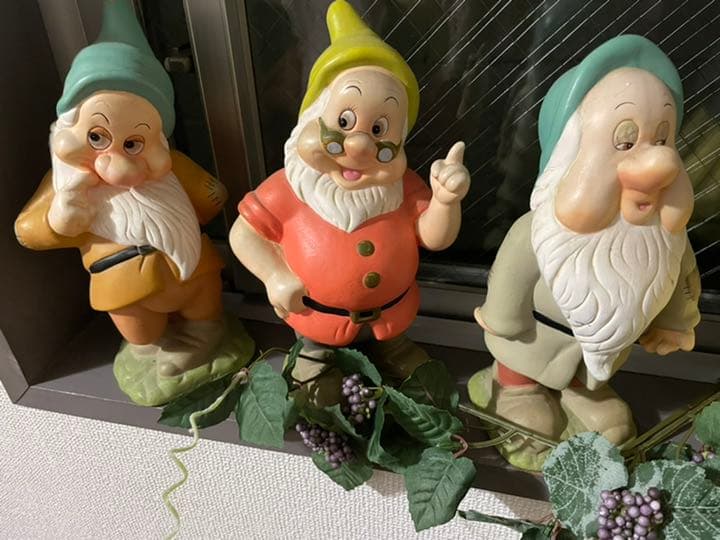 白雪姫と7人の小人　陶器　白雪姫置物