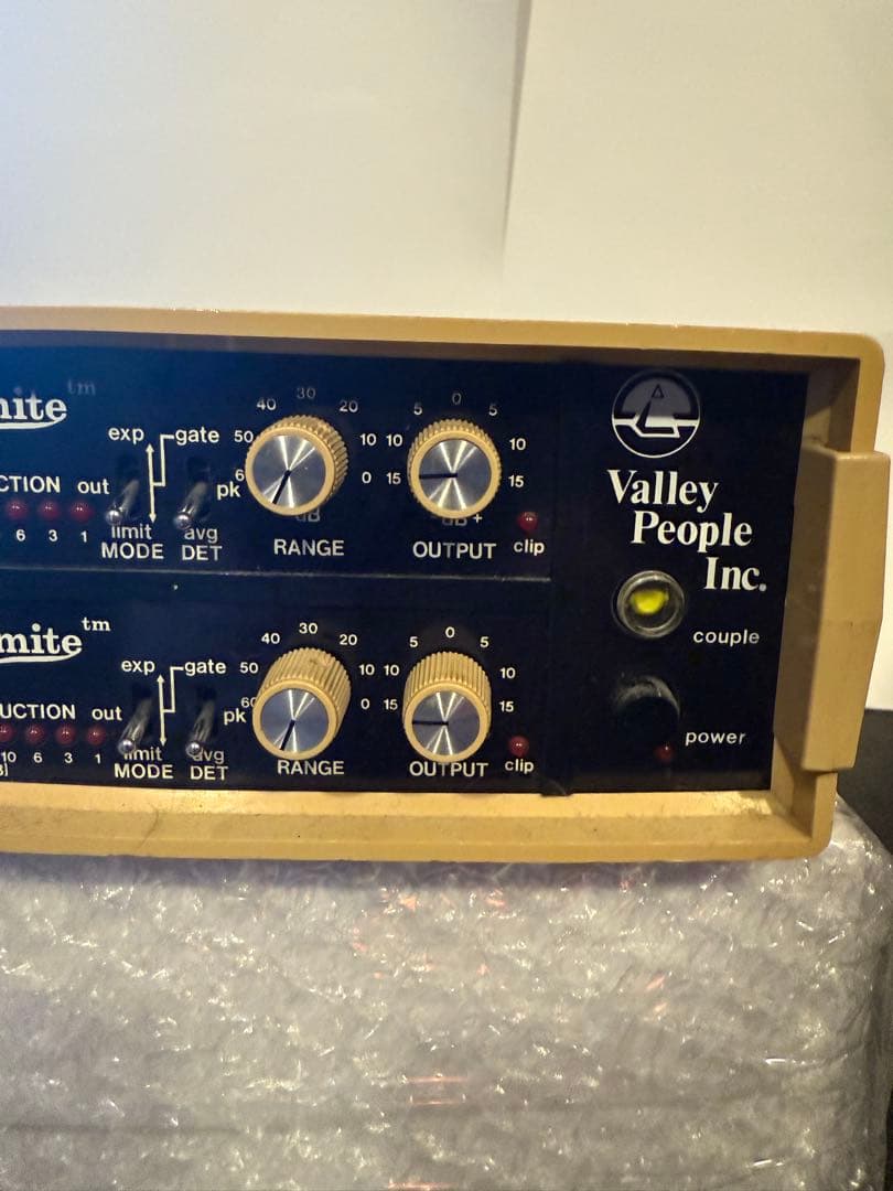 VALLEY PEOPLE DYNA-MITE ビンテージステレオコンプレッサー - メルカリ