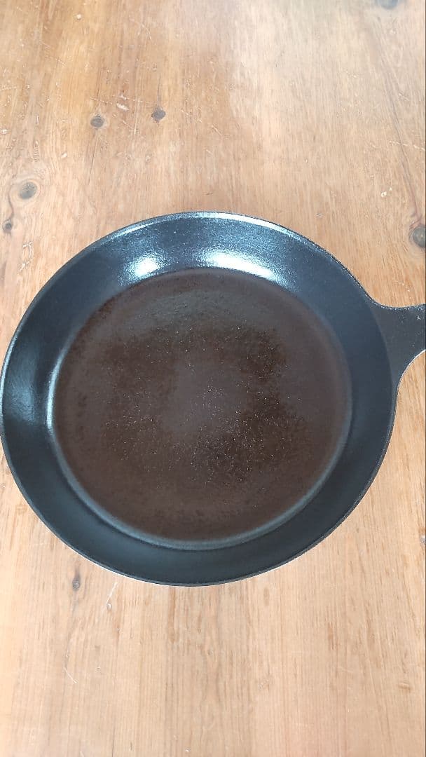 バーミキュラ　VERMICULAR 鋳鉄製フライパン 26cm 木製ハンドル