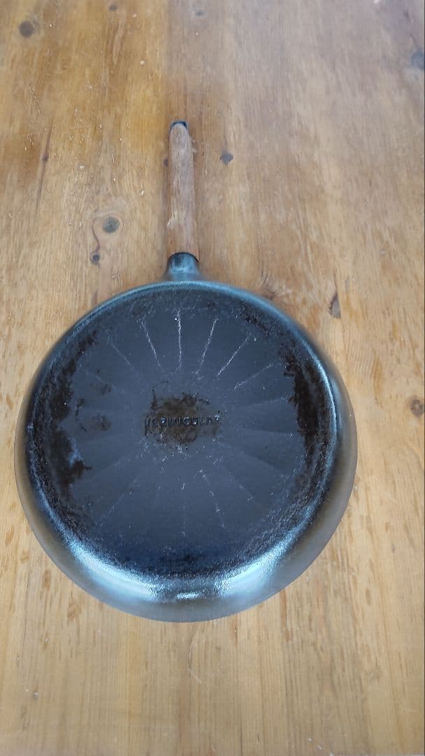 バーミキュラ　VERMICULAR 鋳鉄製フライパン 26cm 木製ハンドル
