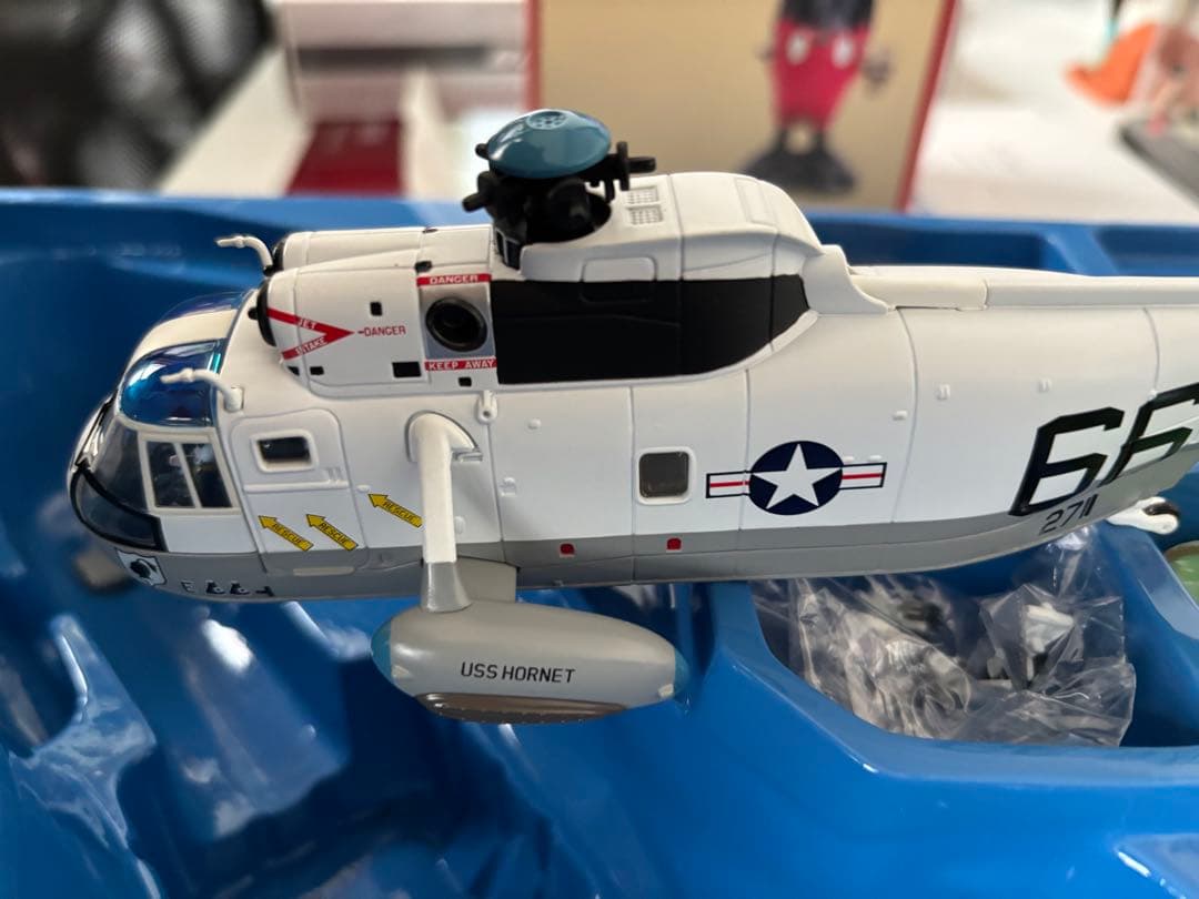 Corgi H-53 Sea Stallion 1/72 アポロの回収シーン - メルカリ