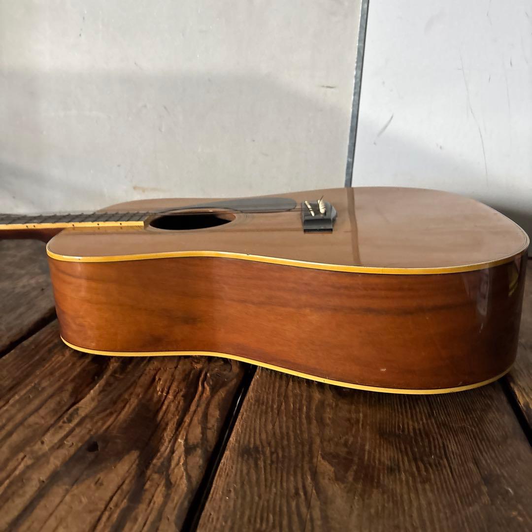 ヤマハ　アコースティックギター　FG-251B