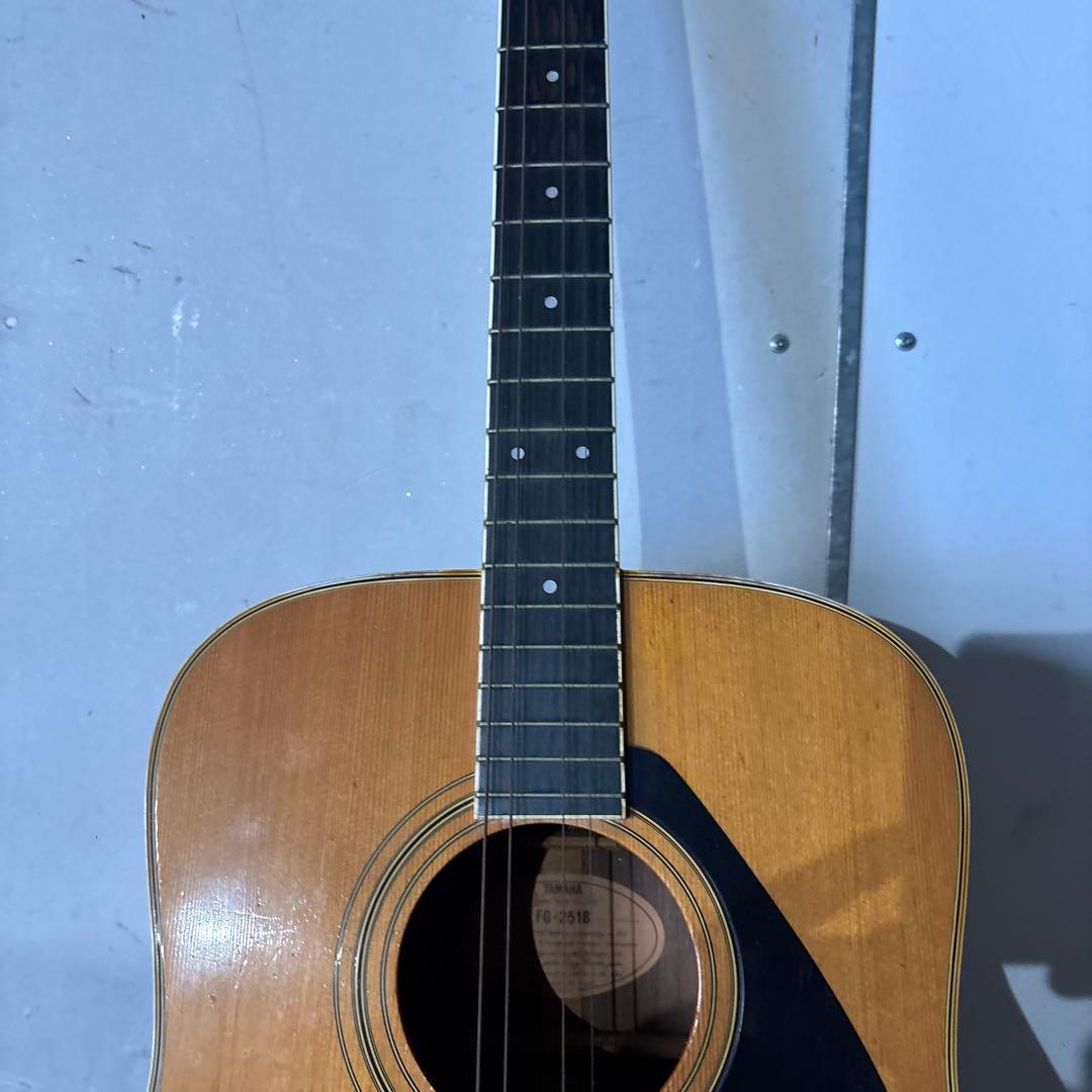 ヤマハ　アコースティックギター　FG-251B