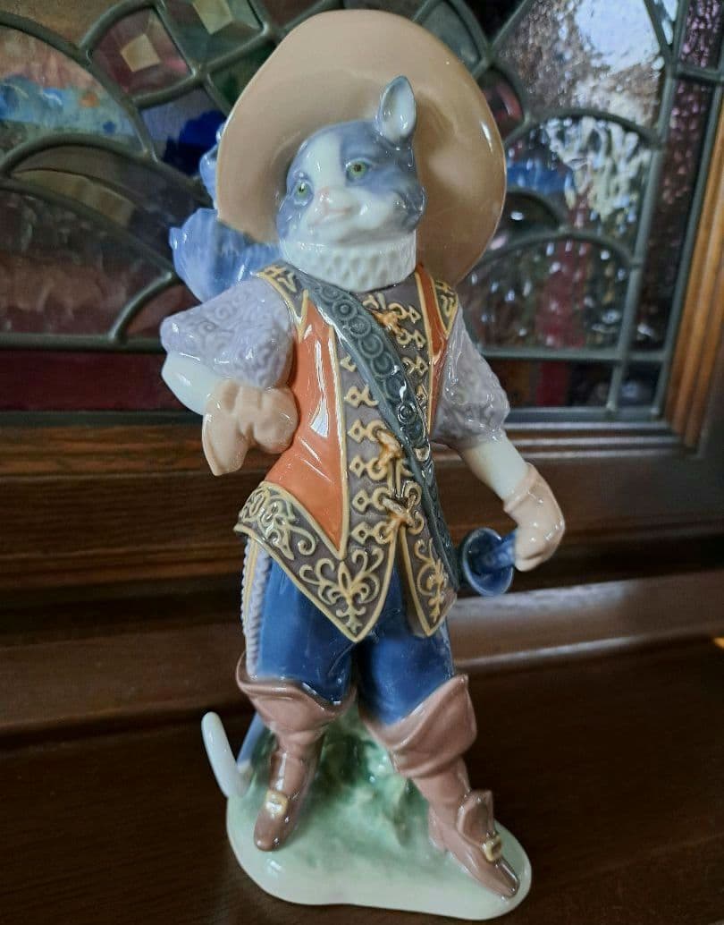 リヤドロLLADRO 「長靴をはいた猫」