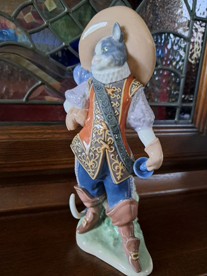 リヤドロLLADRO 「長靴をはいた猫」