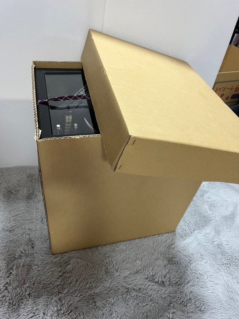 武具の飾り物 ガラスケース付き