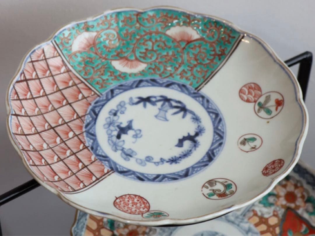 七寸 中皿 伊万里焼 色絵 四方襷丸文 4枚セット