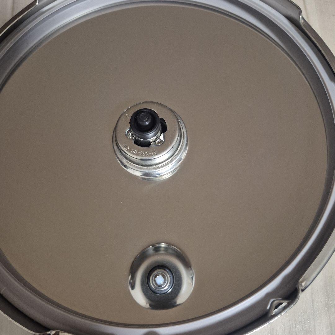 圧力鍋　フィスラー　ドイツ製　4.5㍑ 発売元　イワタニ　ほぼ新品