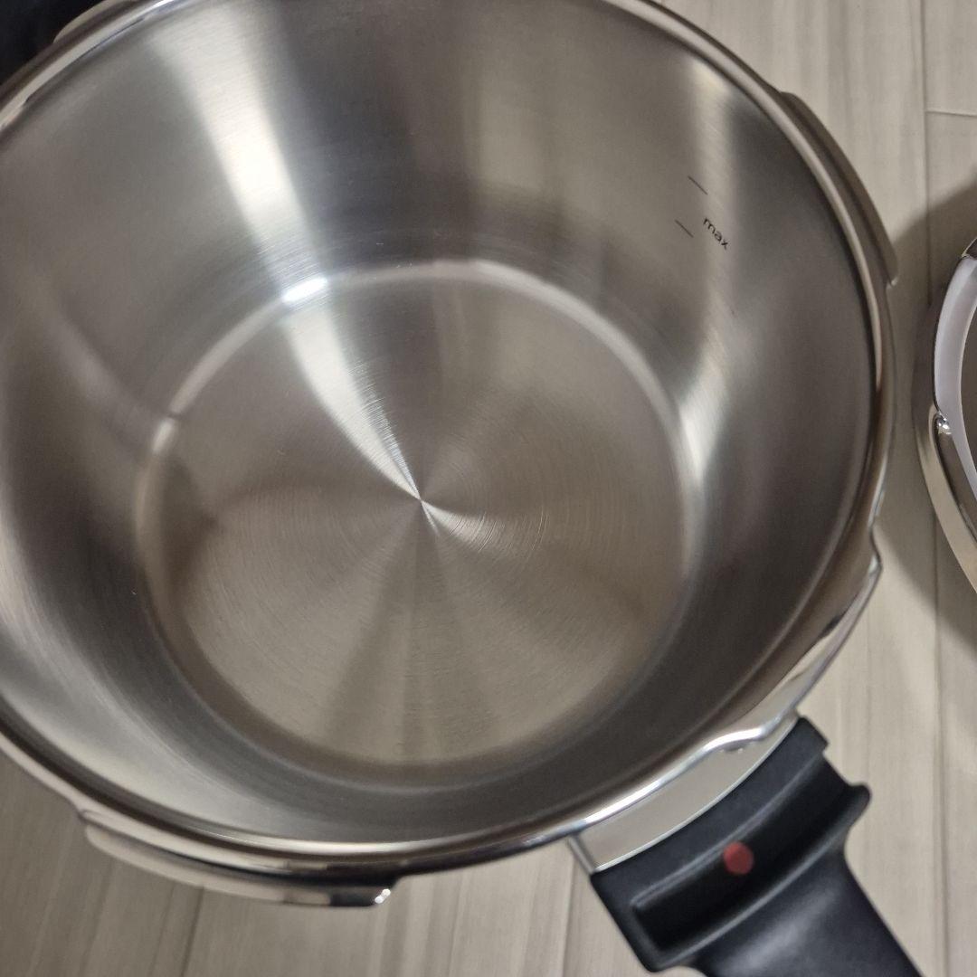 圧力鍋　フィスラー　ドイツ製　4.5㍑ 発売元　イワタニ　ほぼ新品