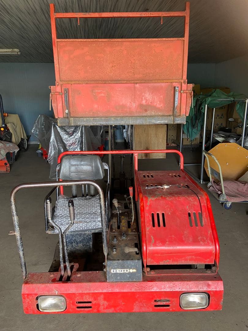 KAWASHIMA クローラー式　ダンプ、リフトアップ付き運搬車。500キロ