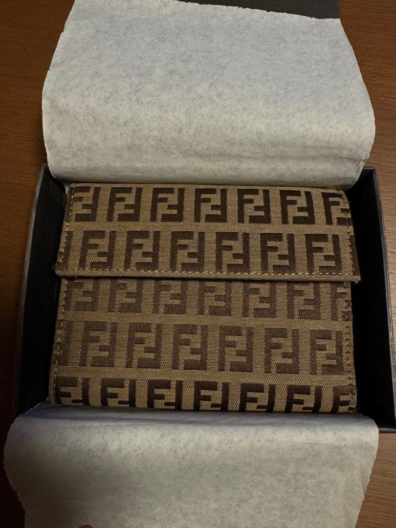 FENDI財布 (箱付き)