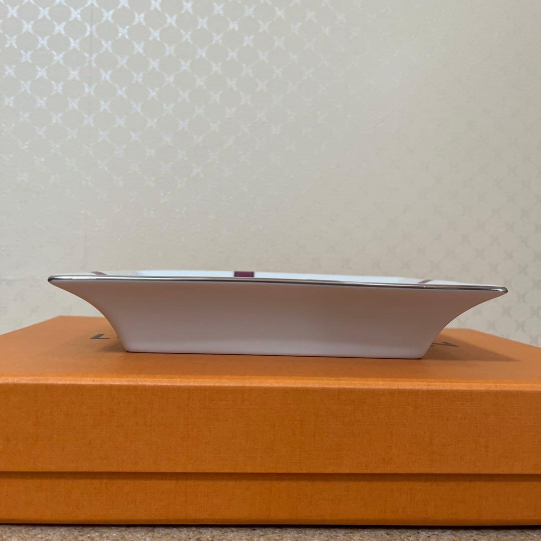 Louis Vuitton 四角い皿専用ボックス付き