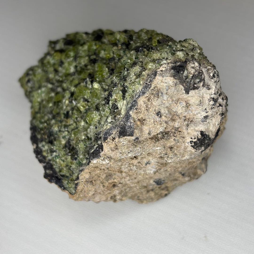 ペリドット 母岩 原石 鉱物標本 424g
