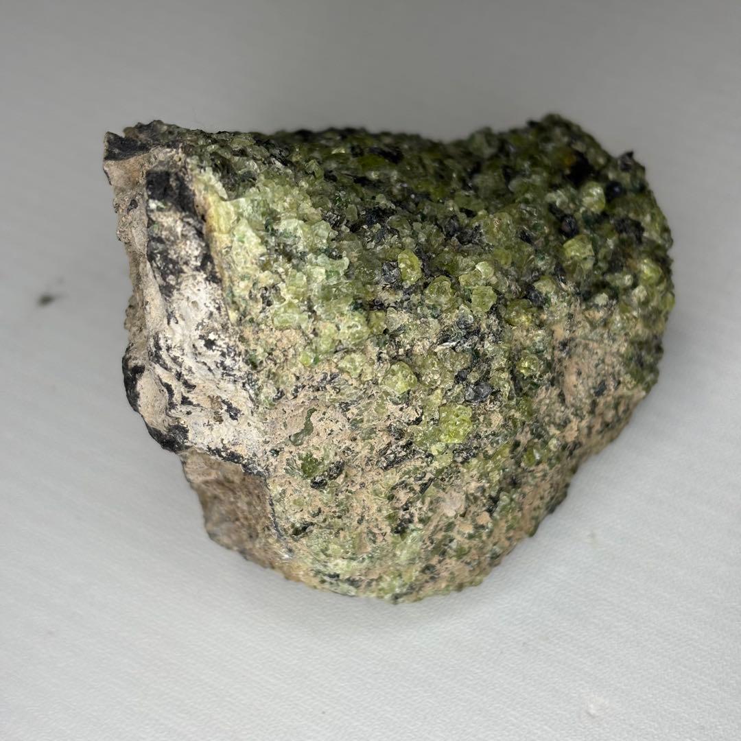 ペリドット 母岩 原石 鉱物標本 424g