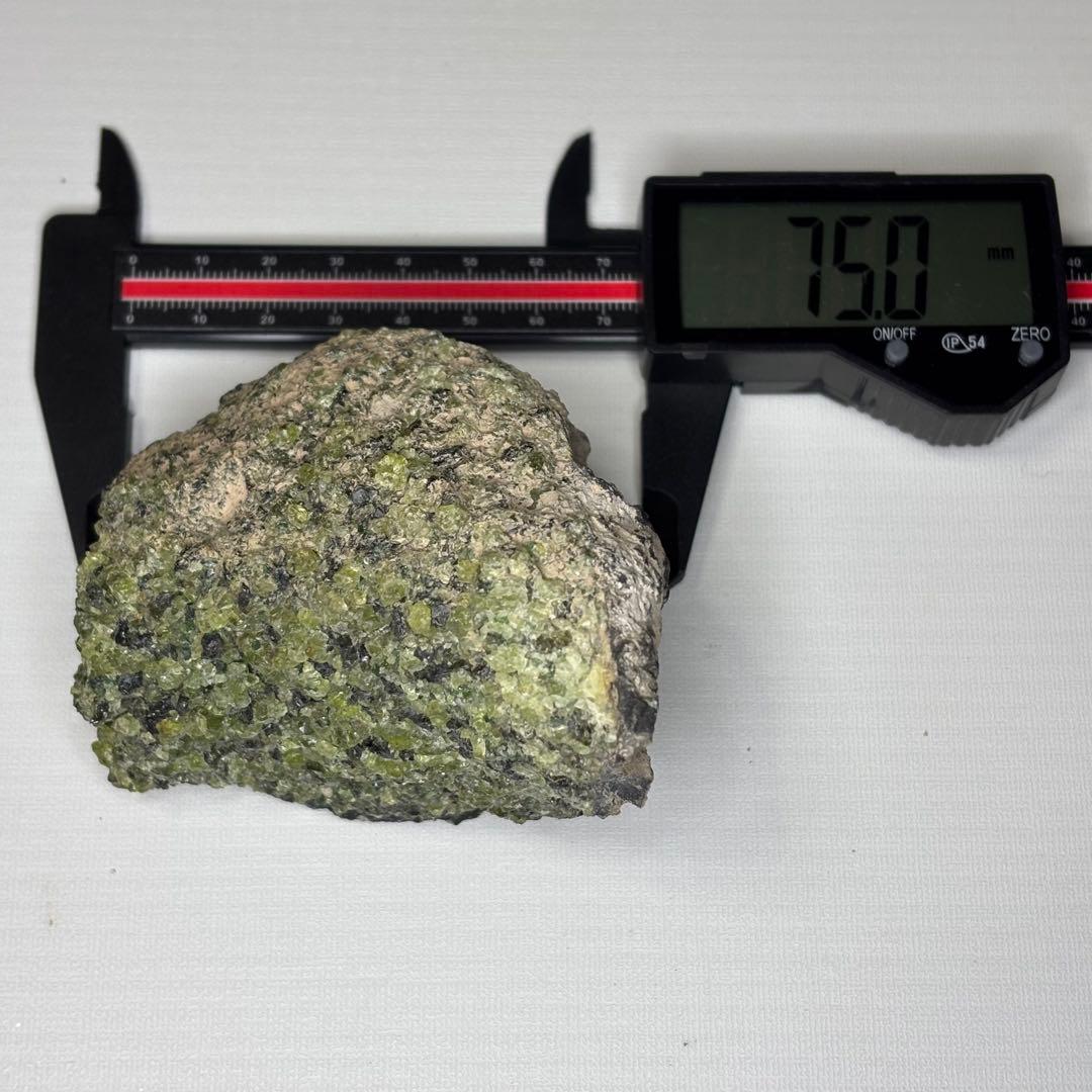 ペリドット 母岩 原石 鉱物標本 424g