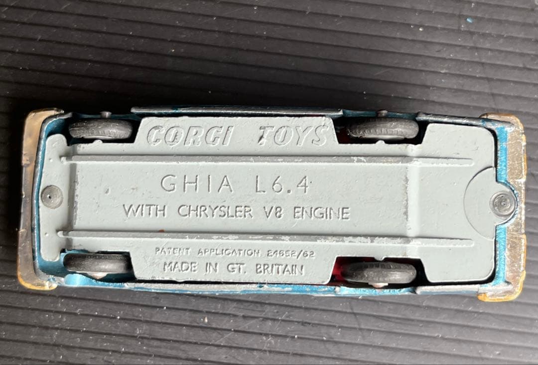 ミニカー　コーギートイズ　corgi toys L6.4 クライスラー　V8