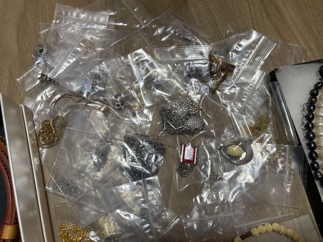 遺品整理 アクセサリー まとめ売り