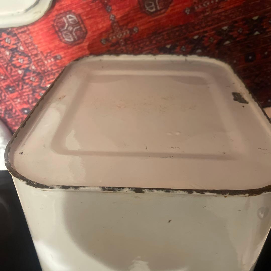 ꕤイギリスアンティークꕤブレット缶