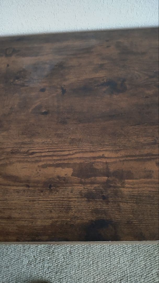 ダークブラウン木製テーブル