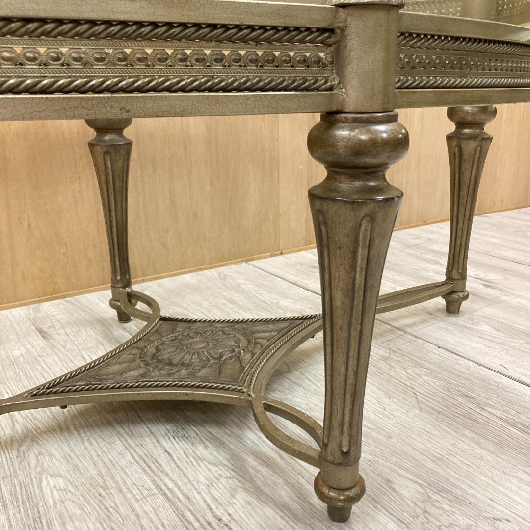 アンティーク調　エレガント　リビングテーブル　センターテーブル　クラシック