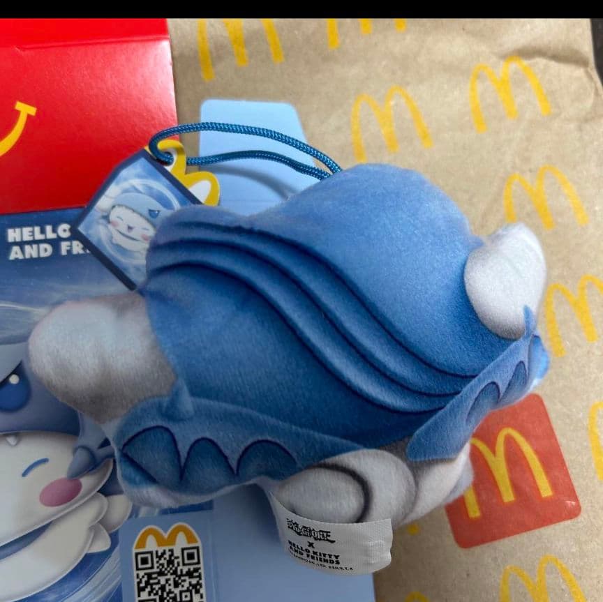 マクドナルド ハッピーセット 遊戯王 サンリオ コラボ青眼の白龍