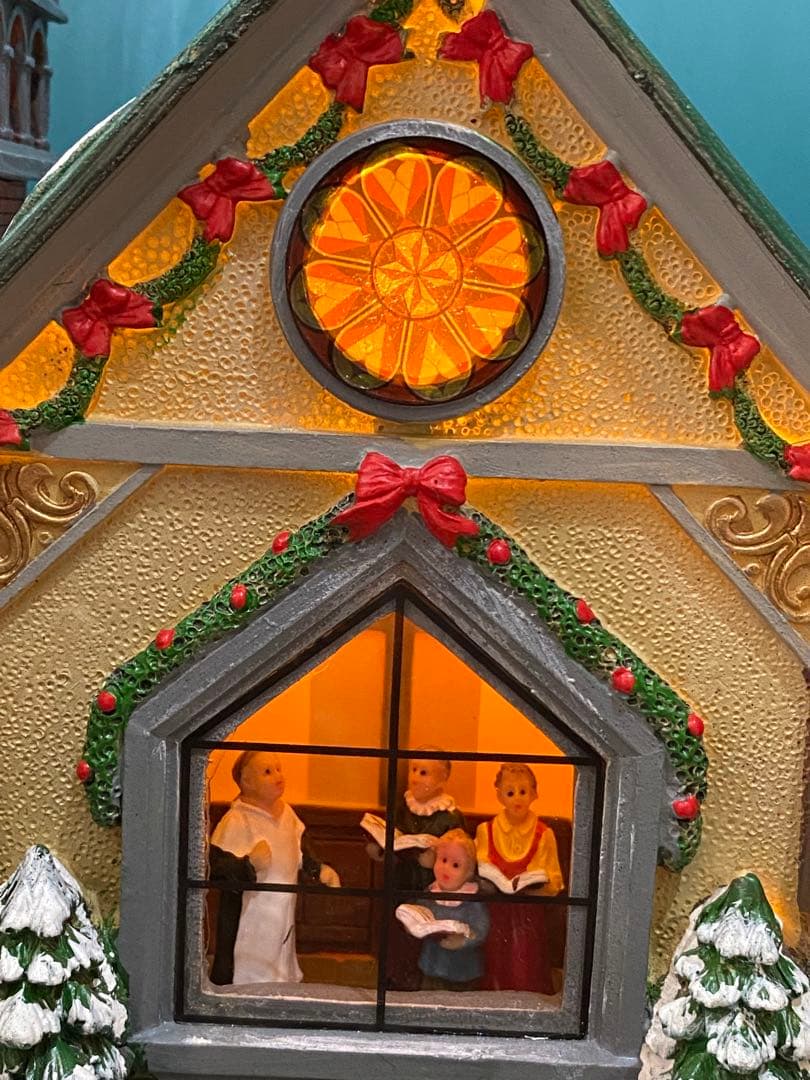 クリスマス/ ビレッジ 30ピース オーナメント　/ライトと音楽付き