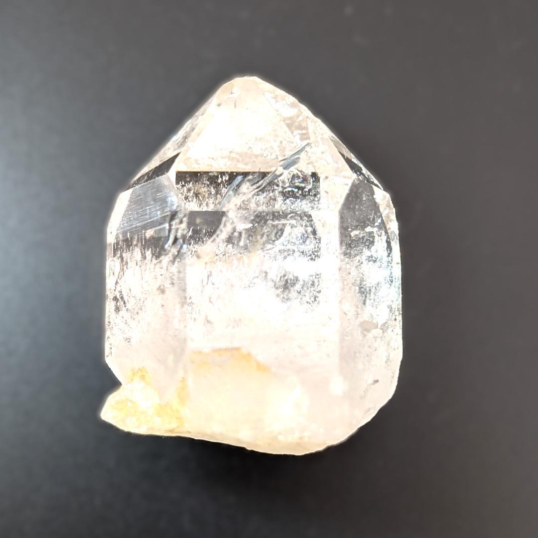 一点物 六角形の水晶ポイント原石 虹の光も顔を出す 神秘的エナジー 贈り物に