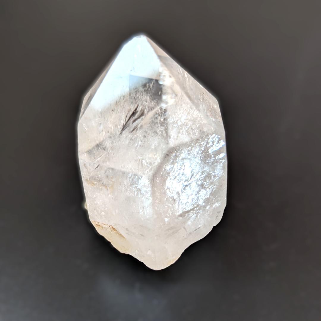 一点物 六角形の水晶ポイント原石 虹の光も顔を出す 神秘的エナジー 贈り物に