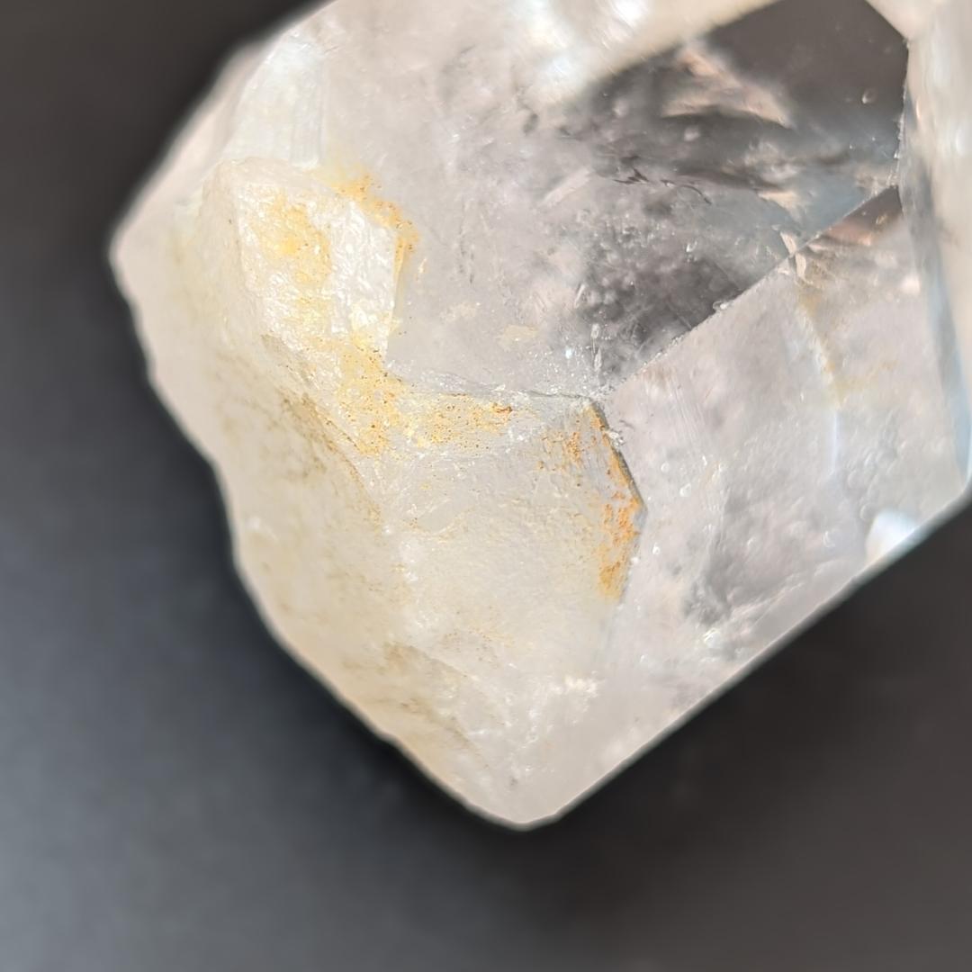 一点物 六角形の水晶ポイント原石 虹の光も顔を出す 神秘的エナジー 贈り物に