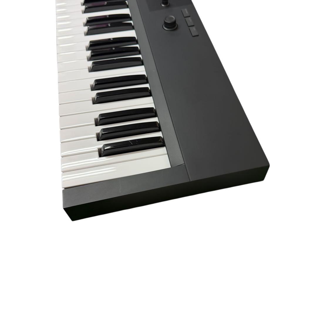 KOMPLETE KONTROL A61 MIDIキーボード　作曲