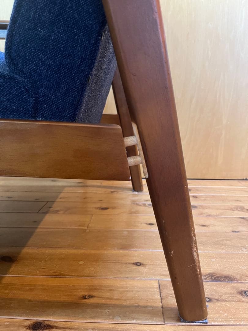 u*1様 カリモク60 Kチェア 1シーター タープブルー 難あり