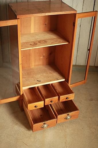 古い小ぶりな木枠のガラス戸棚　小引き出し5杯　食器棚　キャビネット　古家具古民家