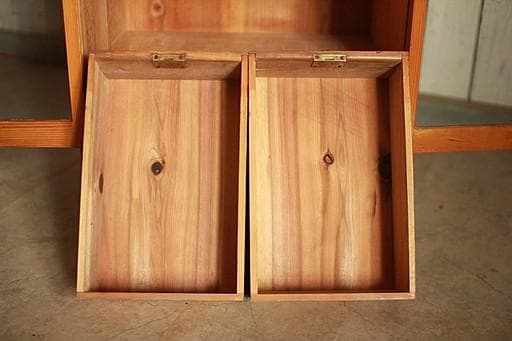 古い小ぶりな木枠のガラス戸棚　小引き出し5杯　食器棚　キャビネット　古家具古民家