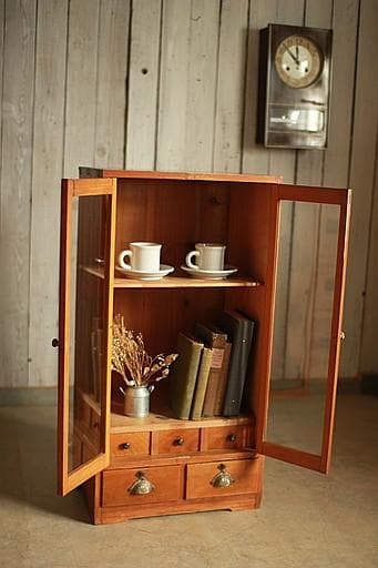 古い小ぶりな木枠のガラス戸棚　小引き出し5杯　食器棚　キャビネット　古家具古民家