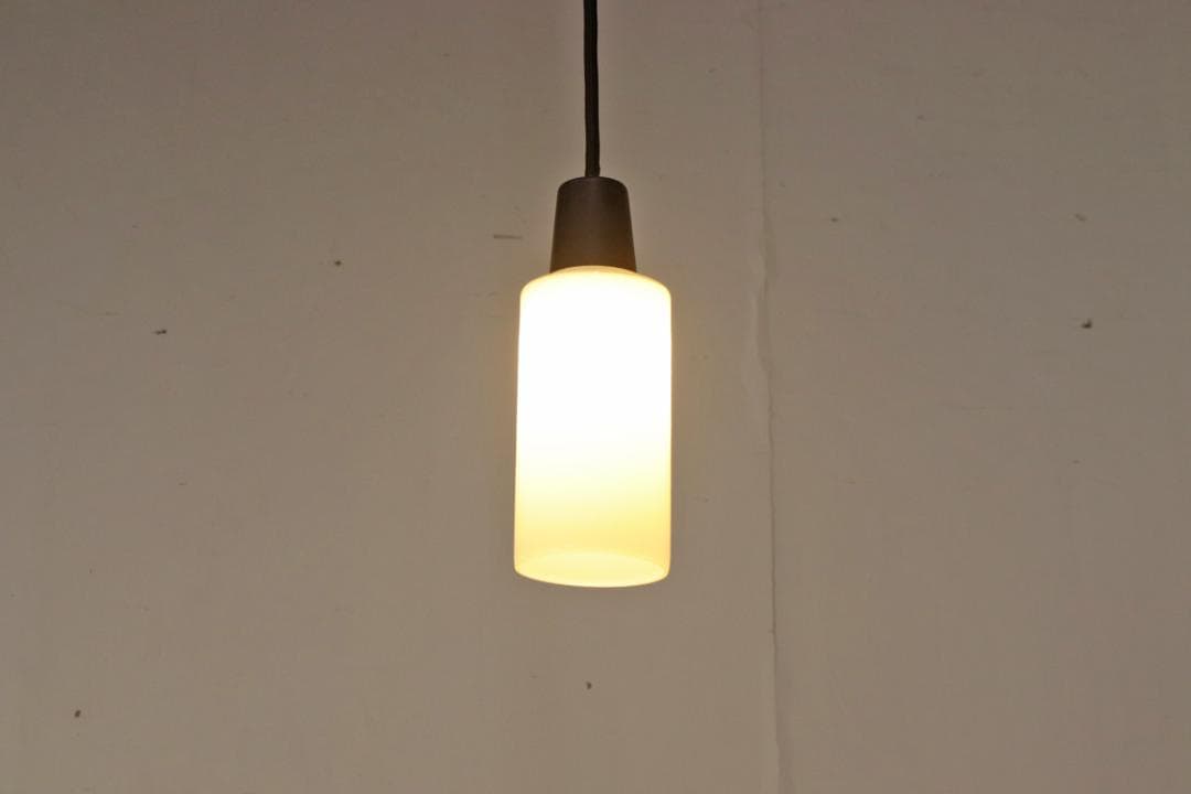 レトロ ペンダントライト 照明 吊り下げ ガラス シェード 白 ヴィンテージ