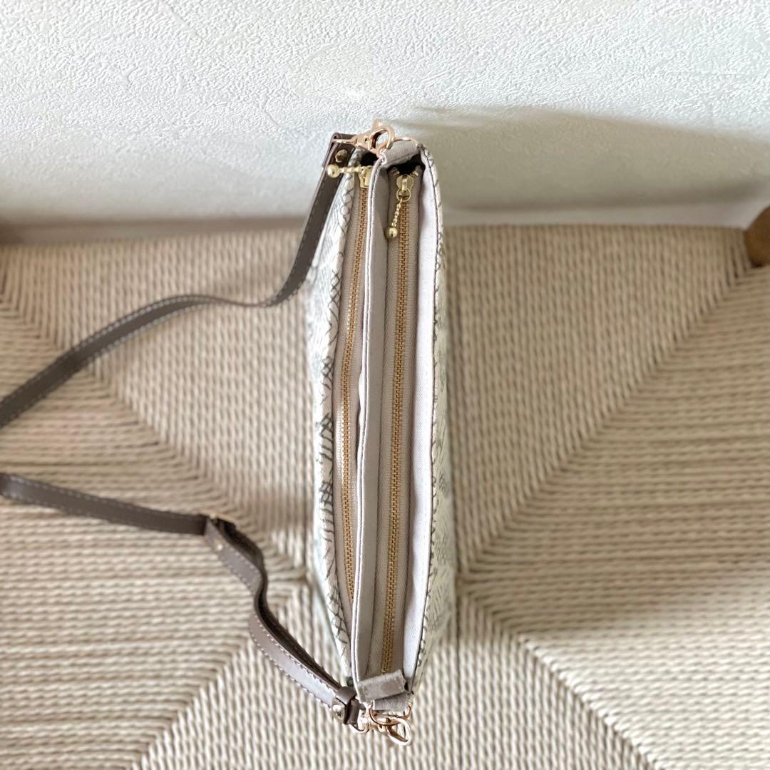 ⚮̈ミナペルホネン　lumiukko ドラポケショルダー　　　サコッシュ