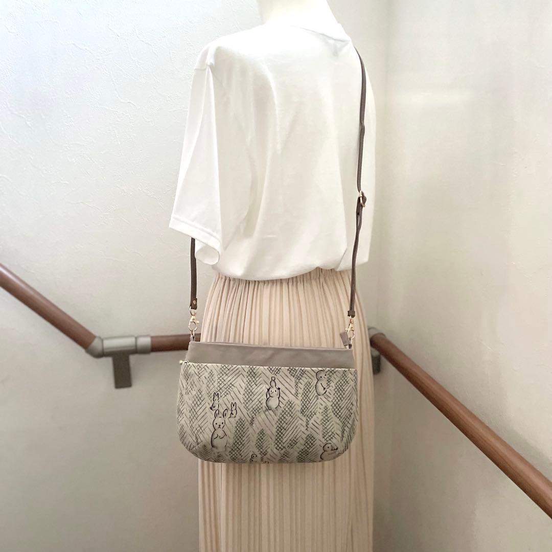 ⚮̈ミナペルホネン　lumiukko ドラポケショルダー　　　サコッシュ